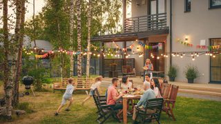 Big Family Garden Party Min