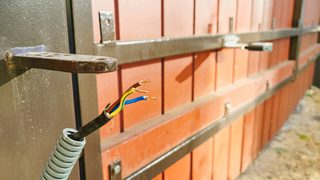 Damaged electrical gate min