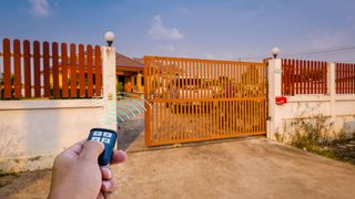 Hero Gate Signal Remote Outdoors Min