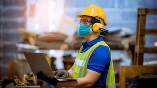 Industrial Worker Inspection Min