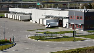 Logistics centre overhead min