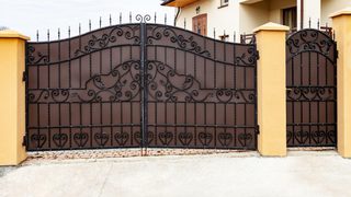 New Metal Gate Installation Min
