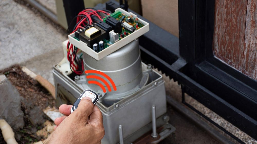 Troubleshooting Gate Response & Sensor Issues - Creative Door Services