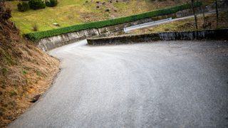 Steep curved roadway min