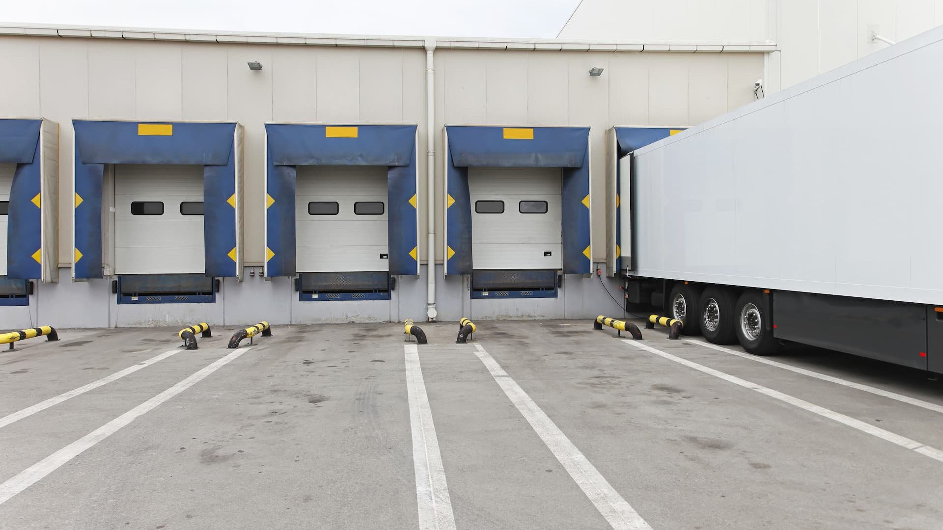 Why Loading Dock Restraints Are Essential for Safety Compliance ...