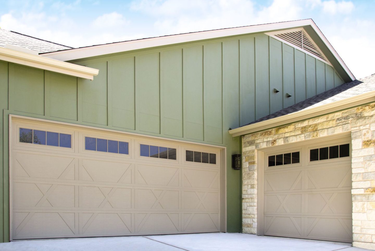 Creative-Door-Services_Wayne-Dalton-Model-9405-Lexington.jpg?mtime=20181022092538#asset:10459:c1440xauto