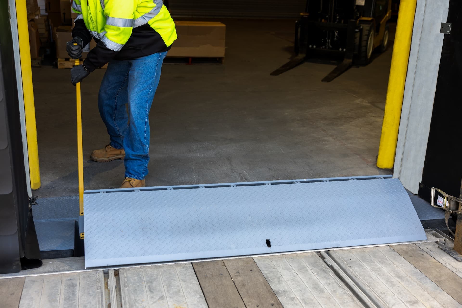 Dalton Dock Edge of Dock Leveler