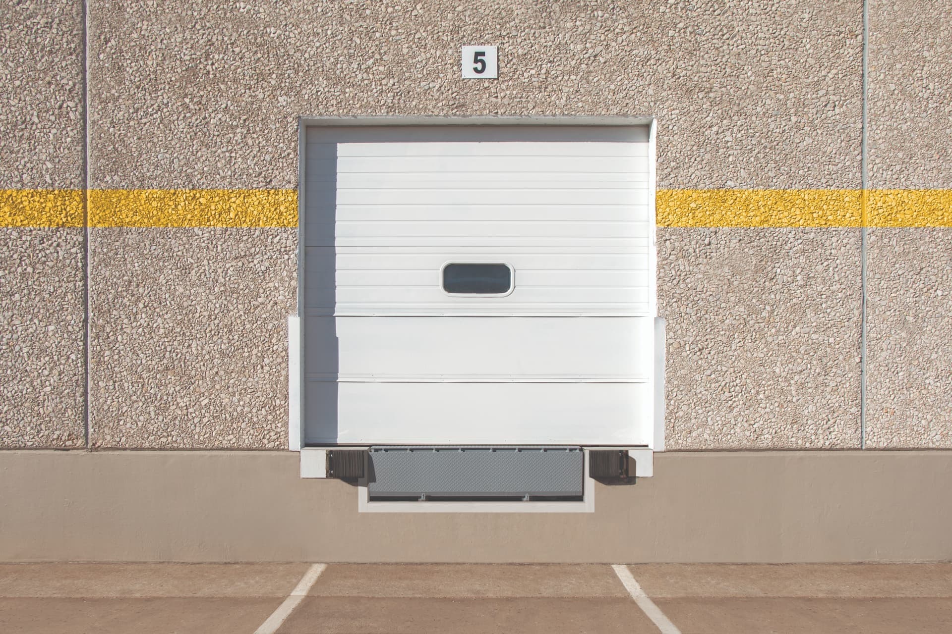 exterior loading dock with Dalton Dock mechanical pit leveler