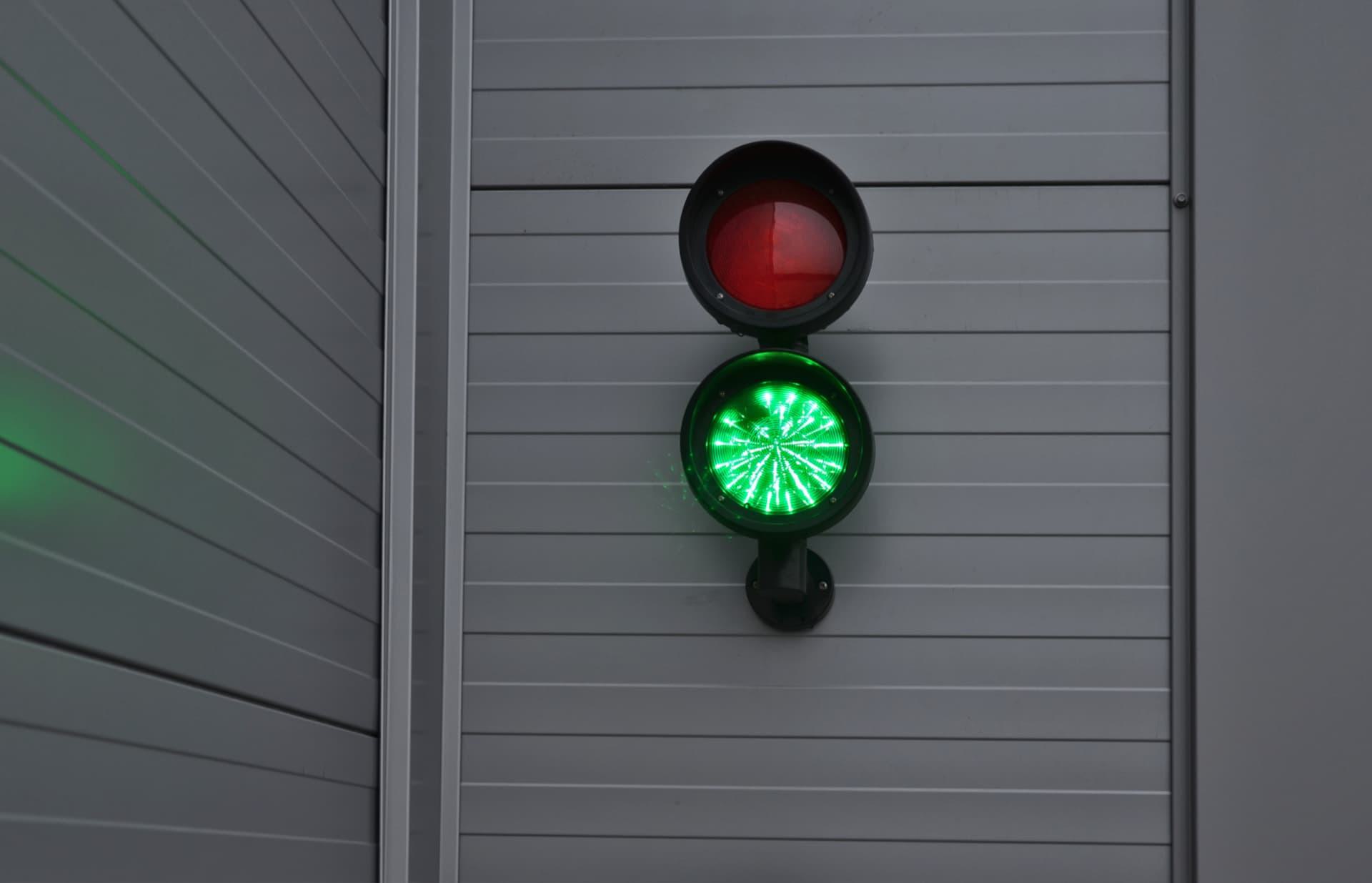 Warehouse loading dock traffic lights