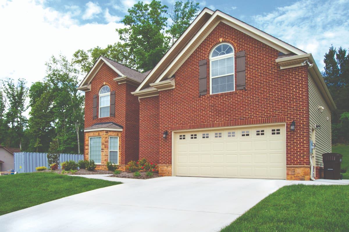 • Home with Wayne Dalton Model 8500 garage door