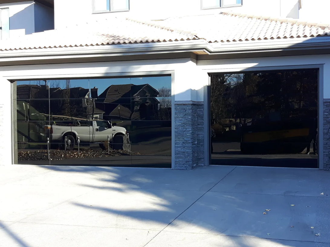 Luminous Garage Doors 8450 Modern Glass Garage Door 01