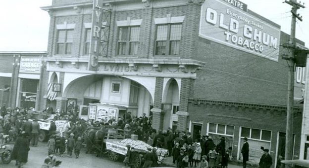 LyricTheatreSwiftCurrentSaskatchewanAntiquePicture.jpg?mtime=20180503080212#asset:8241:c624x341