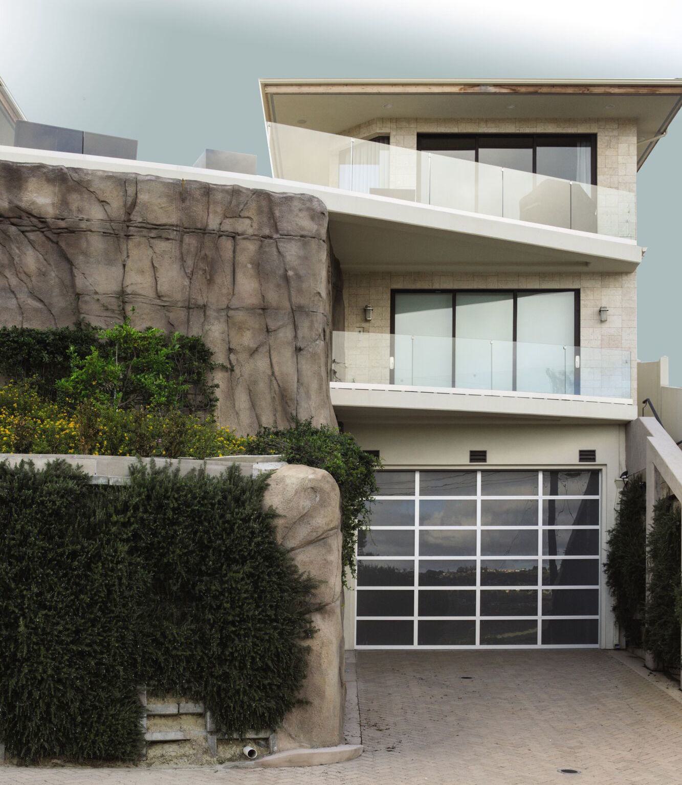 March-19-Blog-Modern-Glass-image-W-RD-8800-Aluminum-8800-ClearAn_preview.jpeg?mtime=20180227093255#asset:7585