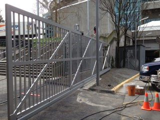 Cantilever Gate Bc Min