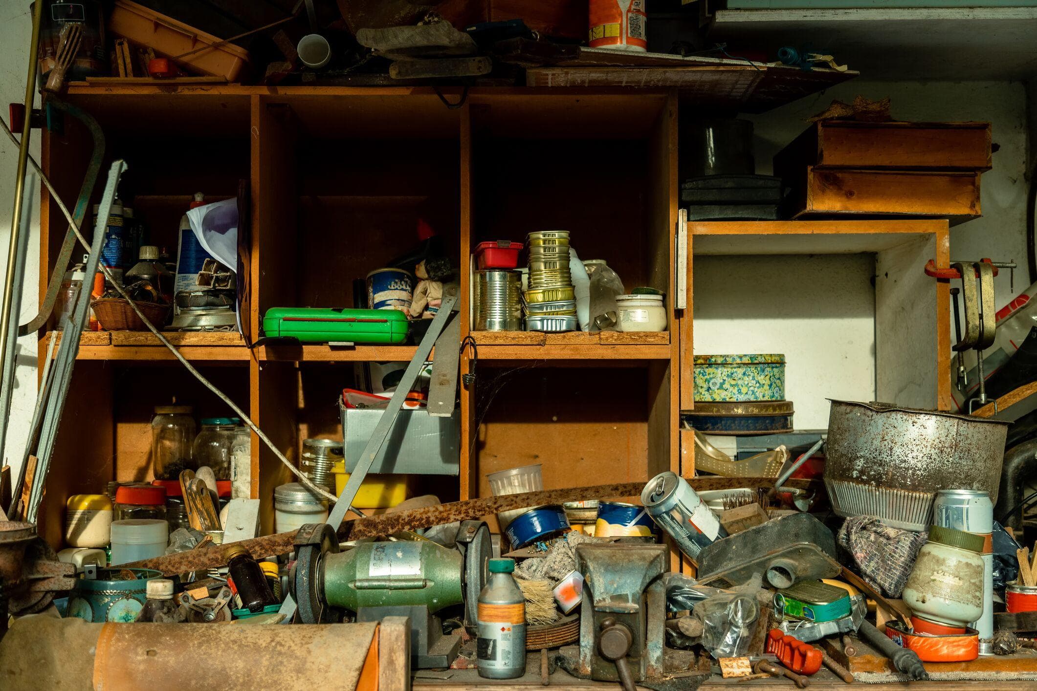 cluttered-garage-storage.jpeg?mtime=20200306090143#asset:16693