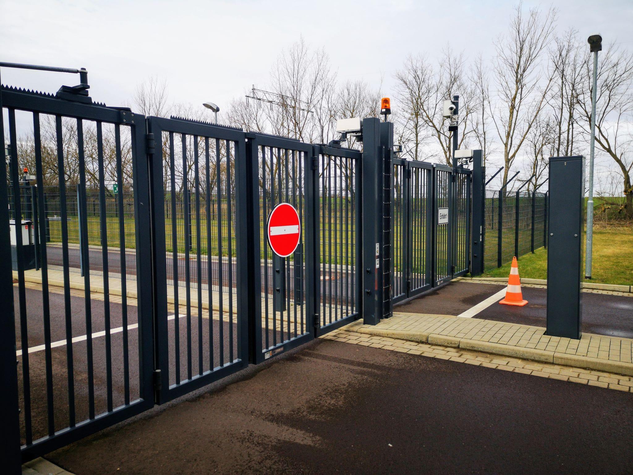 commercial automatic security gates compatible with homelink commercial automatic security gates compatible with homelink