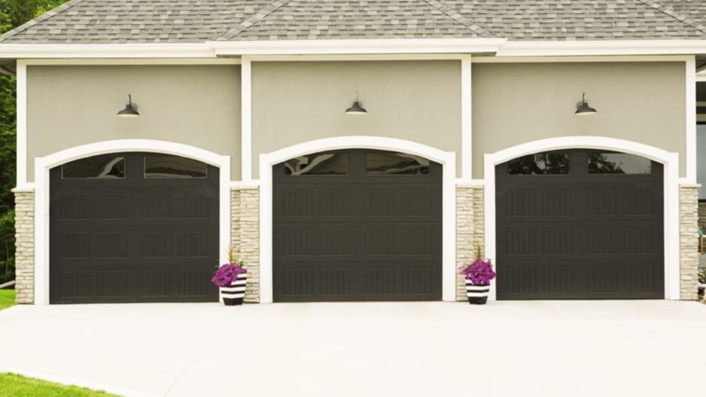garage-doors-winnipeg-3.jpg#asset:6785:c1440x810