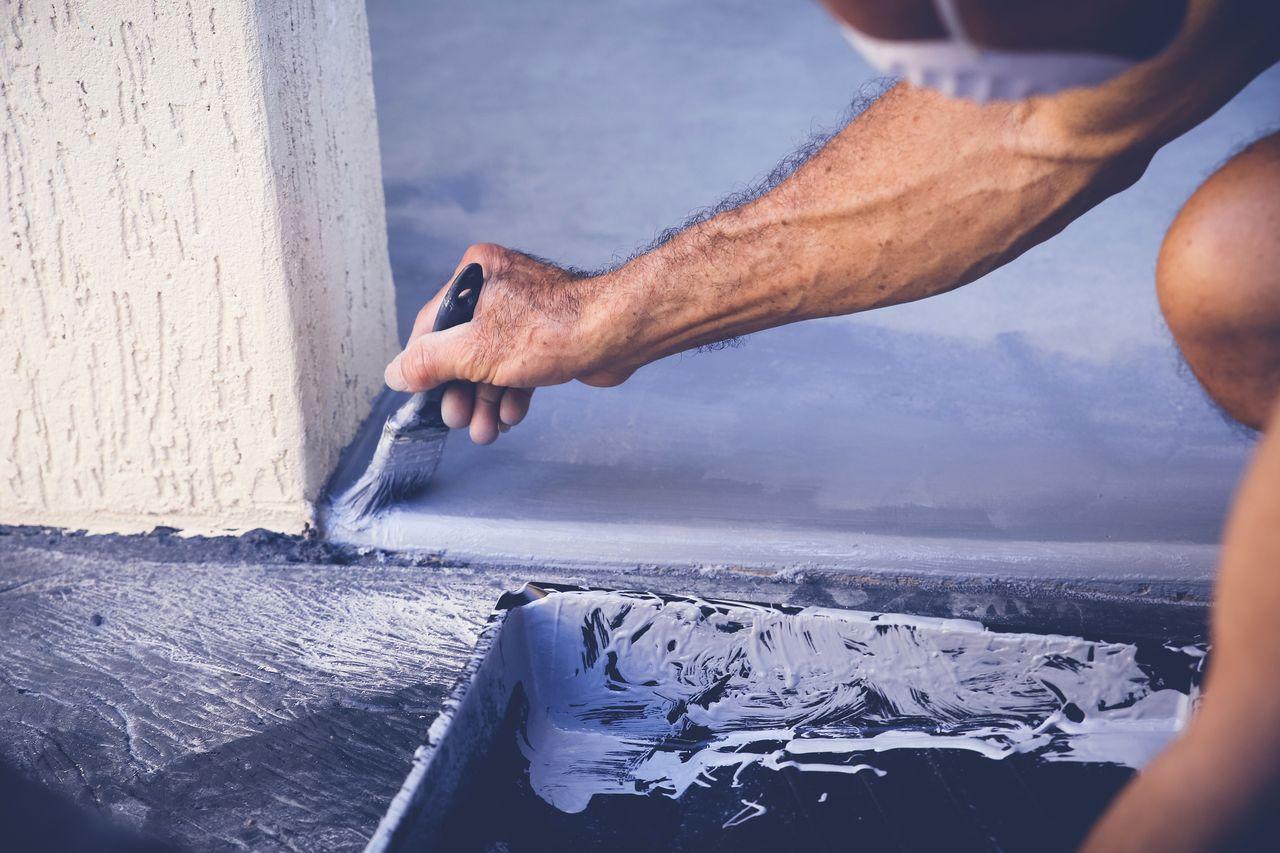 hand painting the edges of garage flooring hand painting the edges of garage flooring
