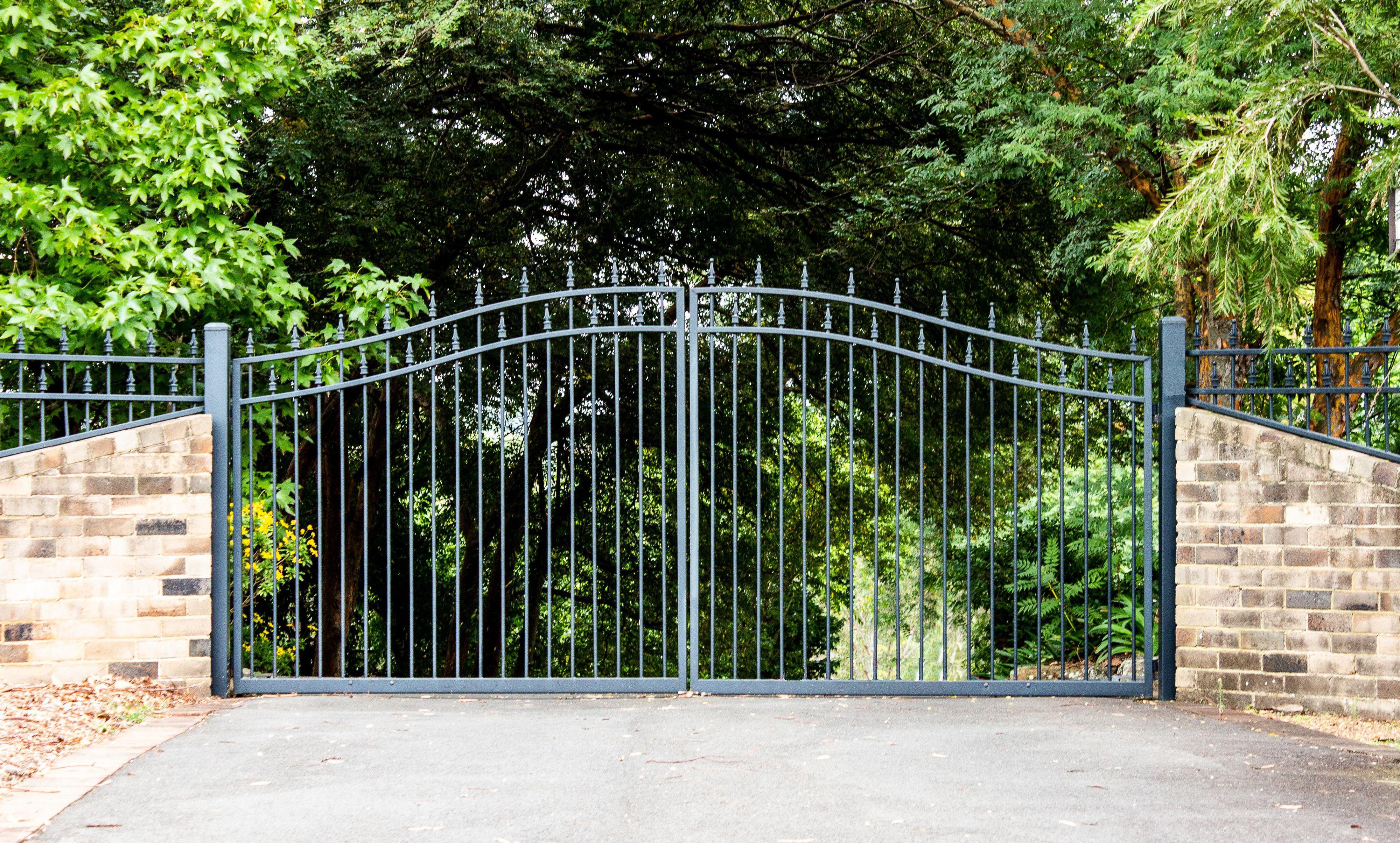 metal-driveway-gate.jpeg?mtime=20200810074219#asset:19146