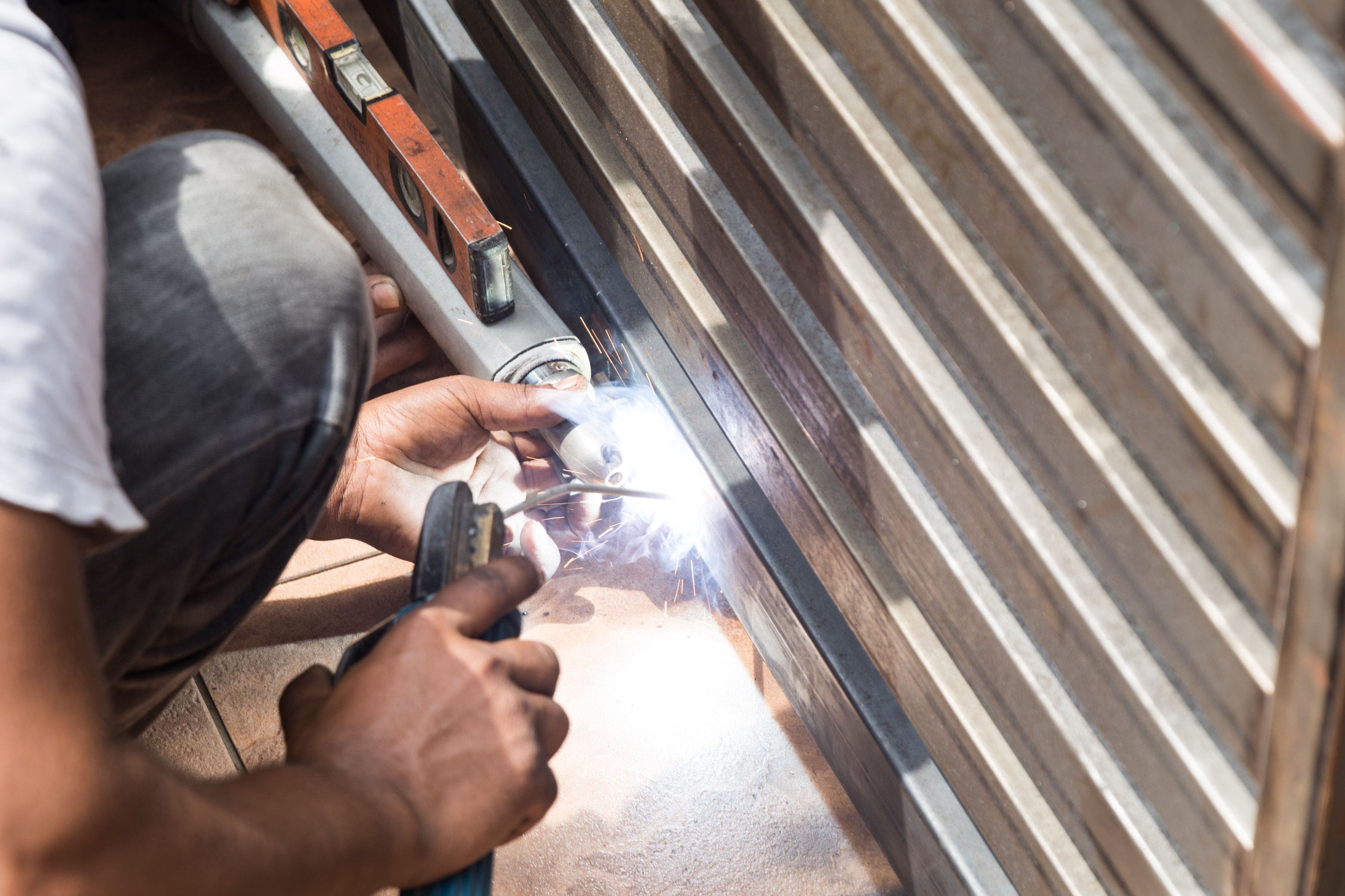 professional welding iron gate bars