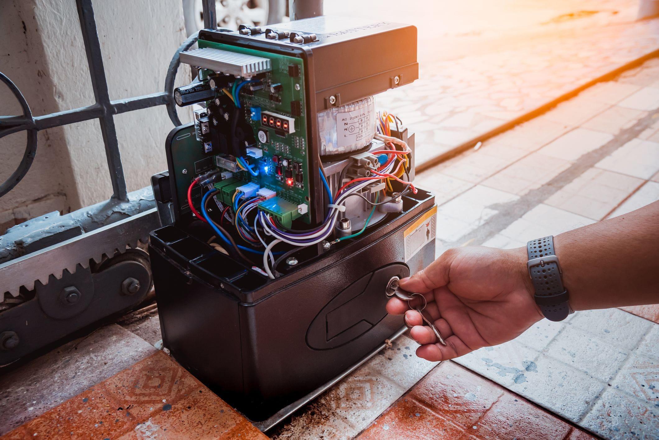 professional-technician-required-min.jpeg?mtime=20200929142308#asset:20191