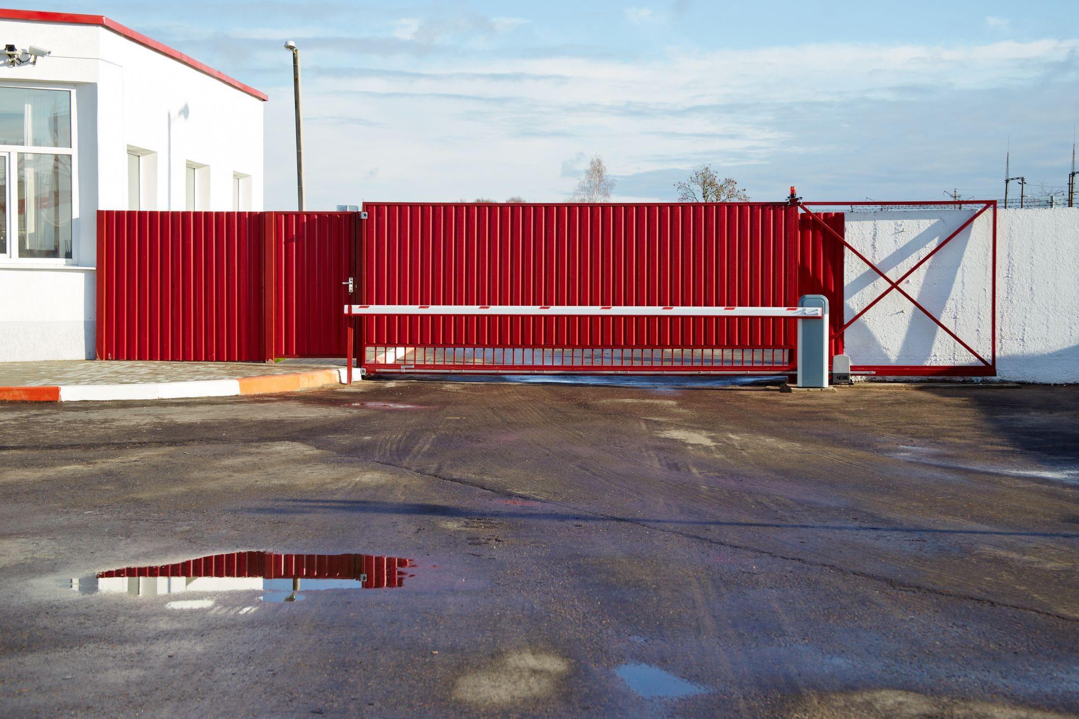 red-slide-gate-min.jpeg?mtime=20210125101353#asset:22009