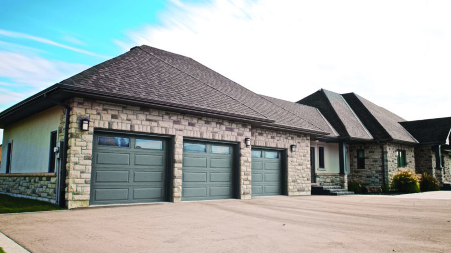 saskatoon-garage-doors.jpg?mtime=20171110151317#asset:6538:c1440x810