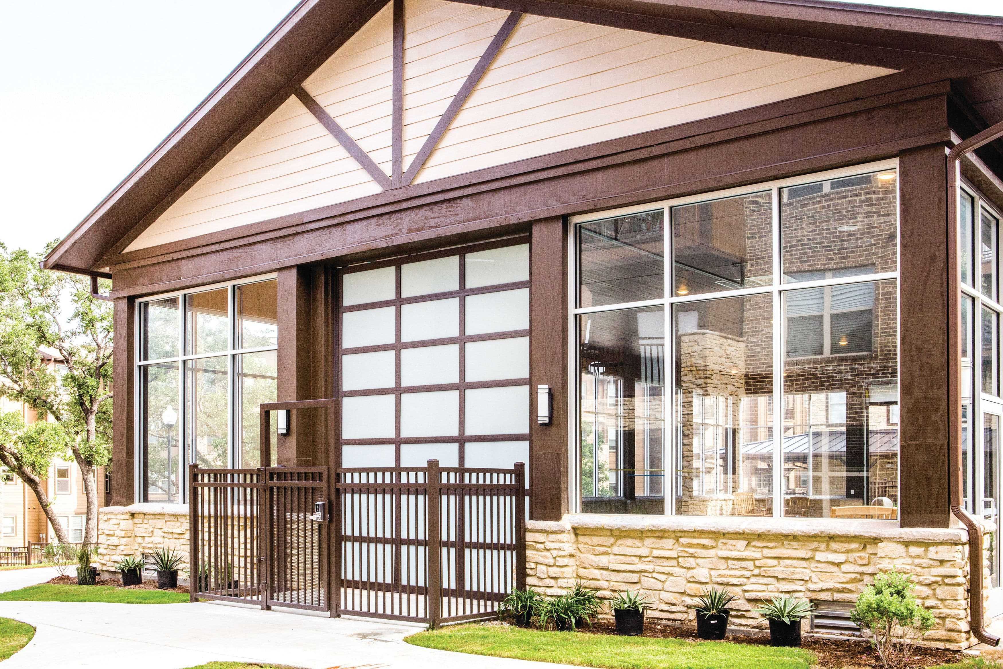 sectional-doors-cabin-style-min.jpeg?mtime=20210419075250#asset:23369