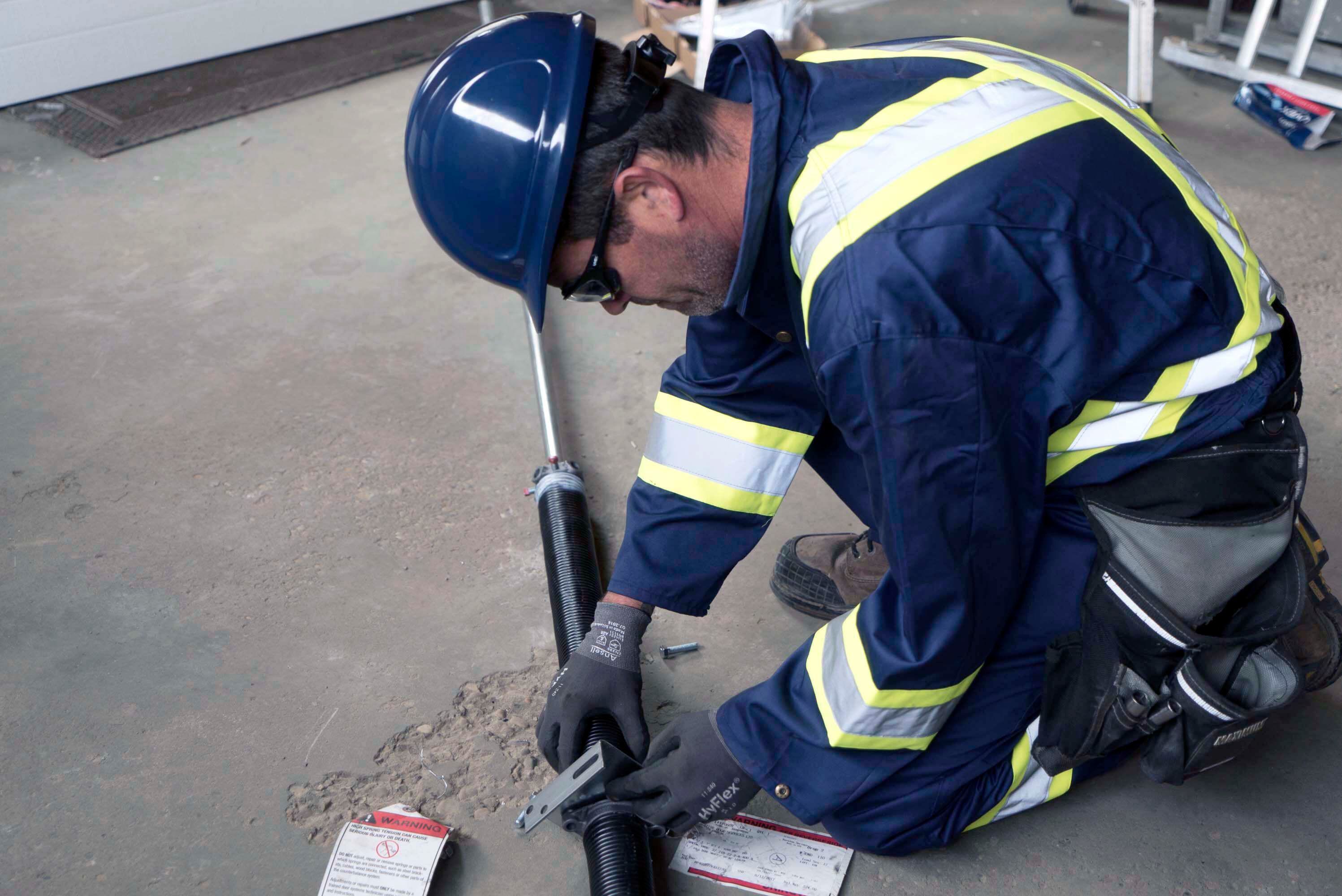 technician-with-springs-2.jpeg?mtime=20190507124534#asset:12685