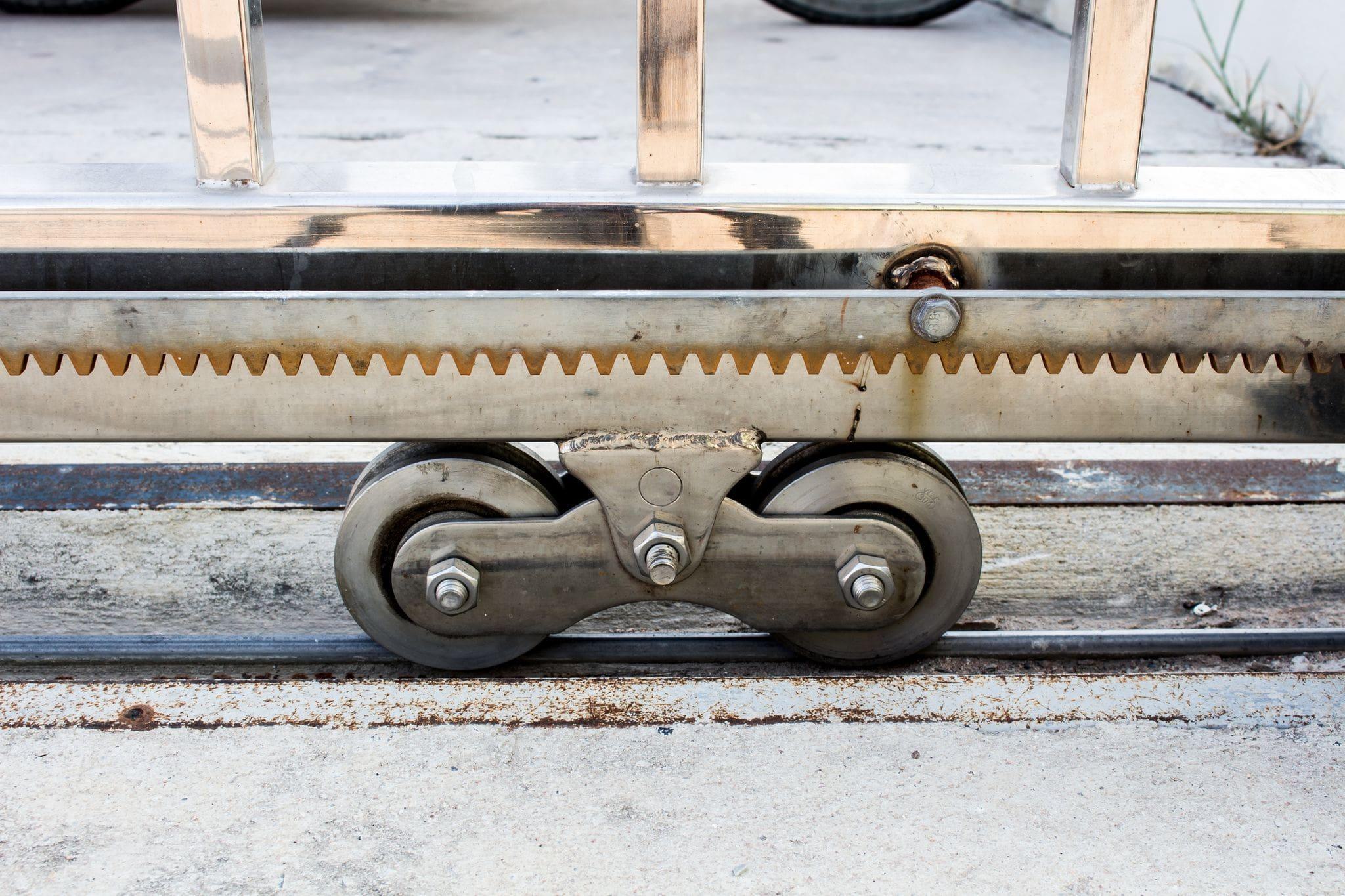 wheels-and-tracks-min.jpeg?mtime=20200929142214#asset:20189