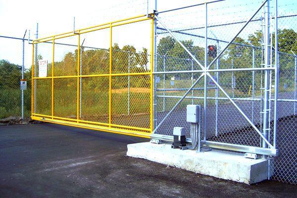 yellow-slide-gate-min.jpeg?mtime=20210315073624#asset:22732