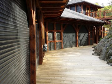 560 Bronze Boat House