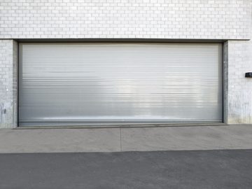 Rolling Service 800 commercial door