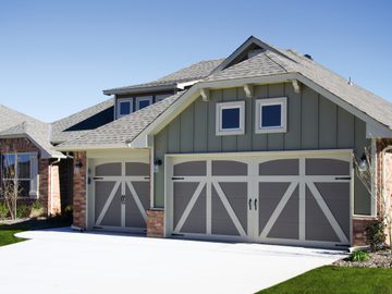 Carriage House 6600 Springfield garage door