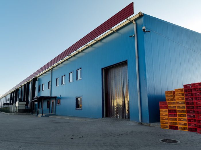 Cold storage facility with insulated commercial door