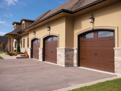 Richards-Wilcox Classic Landmark Series Grandview Golden Oak