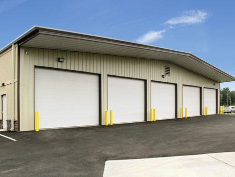 Thermospan 125 commercial door