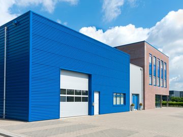 Commercial warehouse with multiple entrances