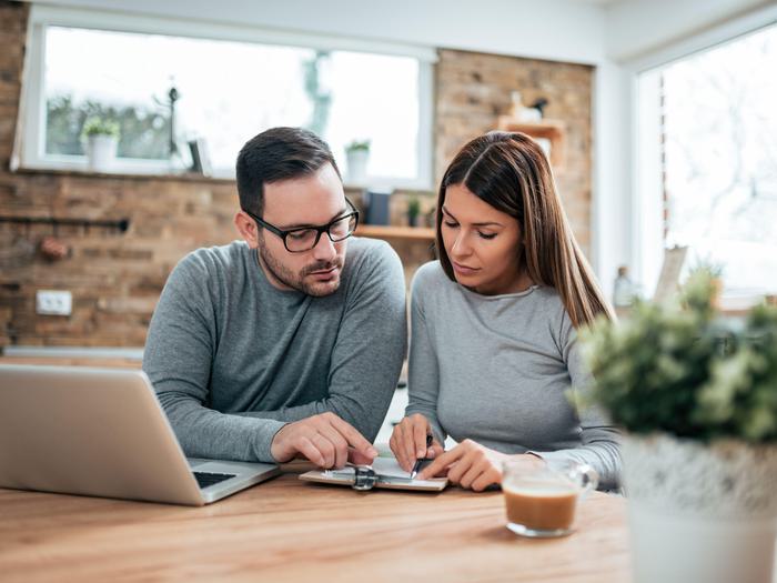 Couple Setting Budget