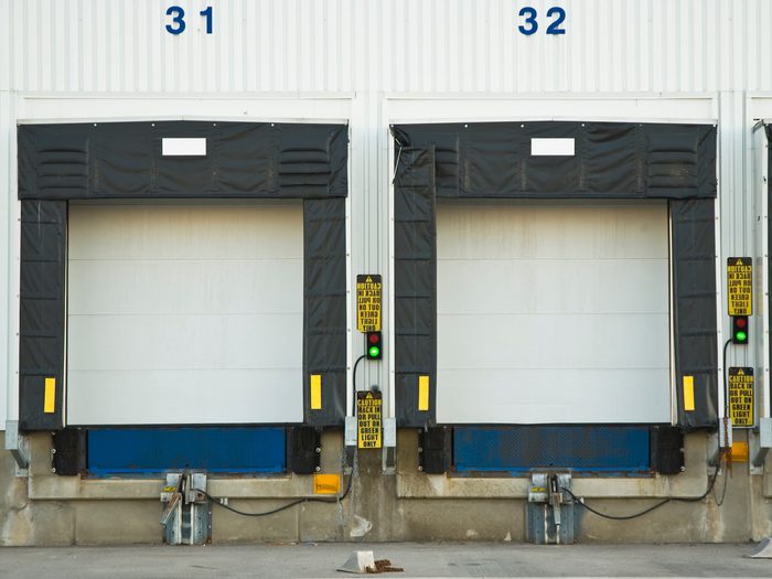 Loading dock with traffic signal lights