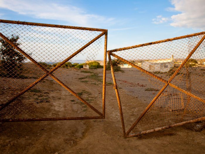 Rusty Broken Gate Min