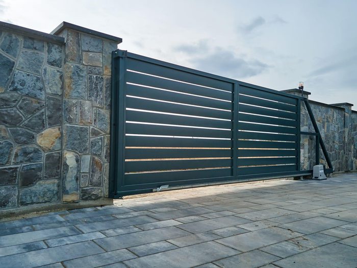 Wide Sliding Gate Min