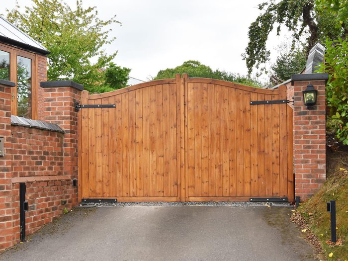 Wood Gate With Brick Pillars Min